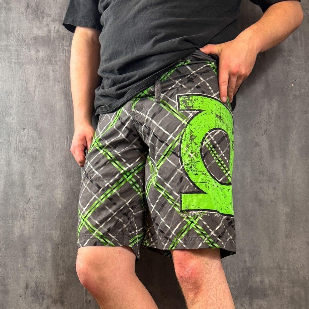 Vintage VTG Y2K 2000's 00's DC Comic's Green Lantern Checkered Plaid Short's